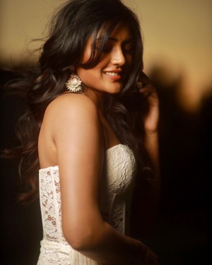 Eesha Rebba (aka) Eesha