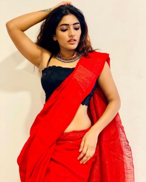 Eesha Rebba (aka) Eesha