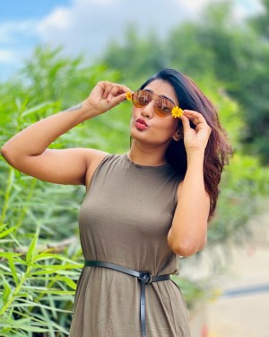 Eesha Rebba (aka) Eesha