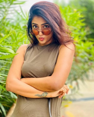 Eesha Rebba (aka) Eesha