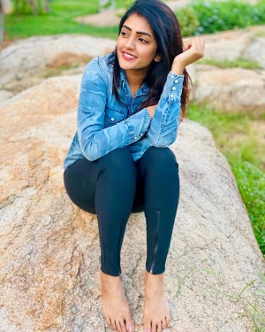 Eesha Rebba (aka) Eesha