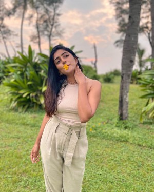 Eesha Rebba (aka) Eesha