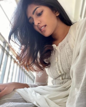 Eesha Rebba (aka) Eesha