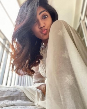 Eesha Rebba (aka) Eesha