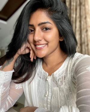 Eesha Rebba (aka) Eesha