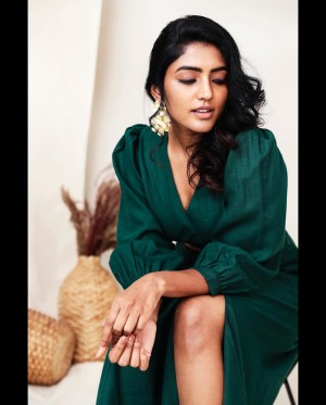 Eesha Rebba (aka) Eesha