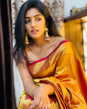 Eesha Rebba (aka) Eesha