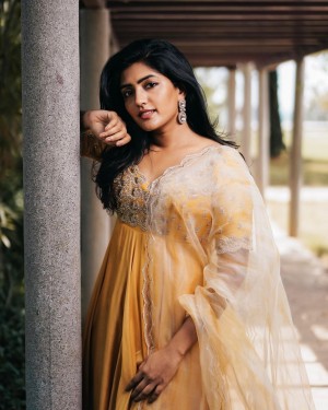 Eesha Rebba (aka) Eesha