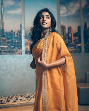 Eesha Rebba (aka) Eesha