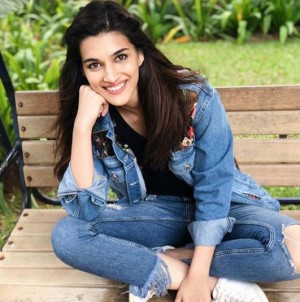 Kriti Sanon (aka) KritiSanoon