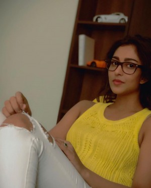 Madhu Shalini (aka) Mathu Shalini