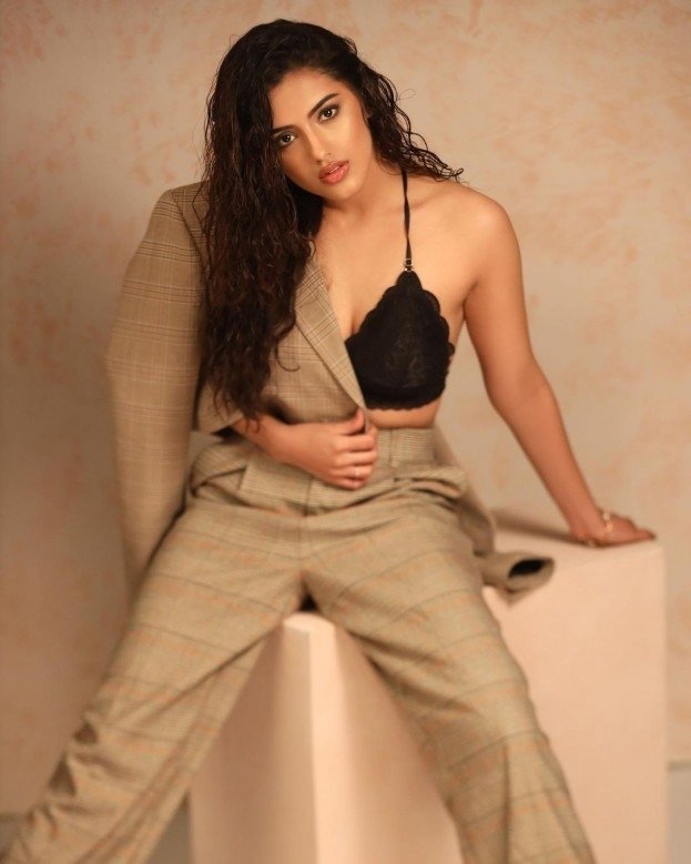 Malavika Sharma Aka MalavikaSharma Photos Stills Images