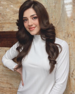 Mehreen Pirzada (aka) Mehrene Kaur Pirzada