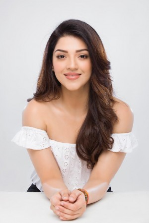 Mehreen Pirzada (aka) Mehrene Kaur Pirzada