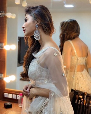 Mouni Roy (aka) MouniRoy