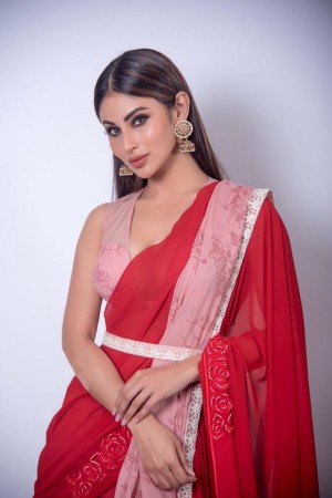 Mouni Roy (aka) MouniRoy