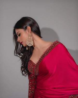 Mouni Roy (aka) MouniRoy