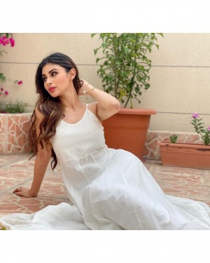 Mouni Roy (aka) MouniRoy