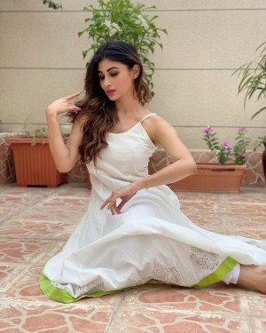 Mouni Roy (aka) MouniRoy