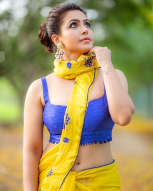 Nandini Rai (aka) NandhiniRai