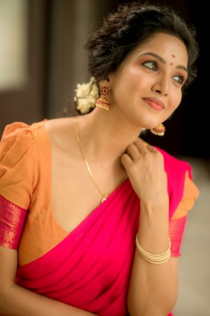 Pavani Reddy (aka) PavaniReddy