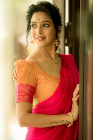 Pavani Reddy (aka) PavaniReddy