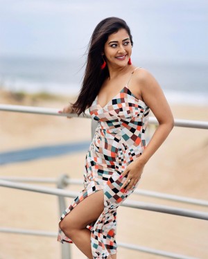 Pooja Jhaveri (aka) PoojaJhaveri