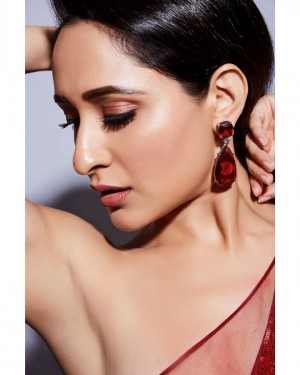 Pragya Jaiswal (aka) Pragya