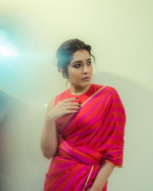 Raashi Khanna (aka) Rashi Khanna