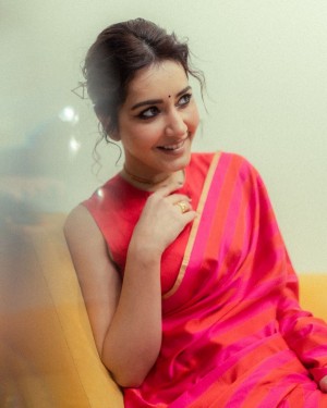 Raashi Khanna (aka) Rashi Khanna