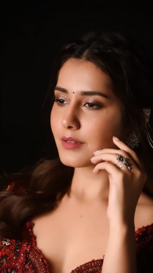 Raashi Khanna (aka) Rashi Khanna