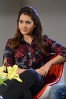 Rashi Khanna (aka) Rashi Kanna