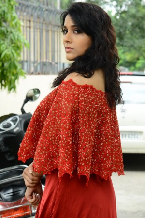 Rashmi Gautam (aka) RashmiGautam