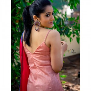 Rashmi Gautam (aka) RashmiGautam