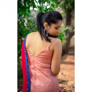 Rashmi Gautam (aka) RashmiGautam