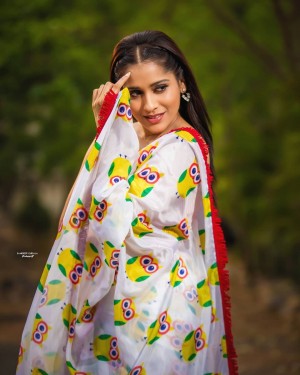 Rashmi Gautam (aka) RashmiGautam