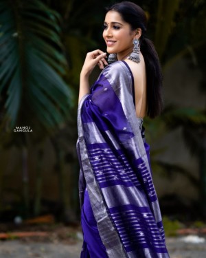 Rashmi Gautam (aka) RashmiGautam