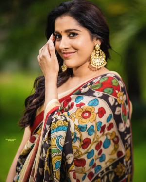 Rashmi Gautam (aka) RashmiGautam