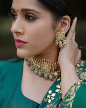 Rashmi Gautam (aka) RashmiGautam