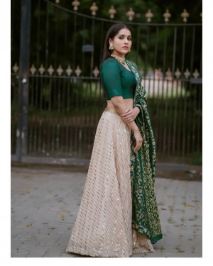 Rashmi Gautam (aka) RashmiGautam