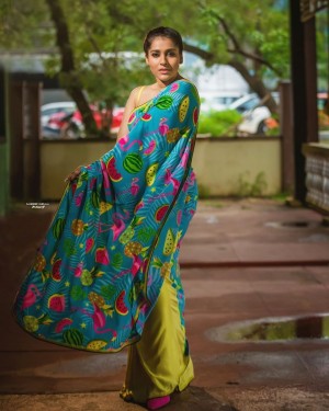 Rashmi Gautam (aka) RashmiGautam