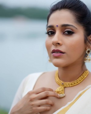 Rashmi Gautam (aka) RashmiGautam