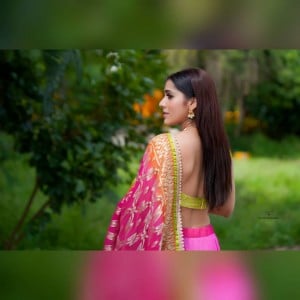 Rashmi Gautam (aka) RashmiGautam