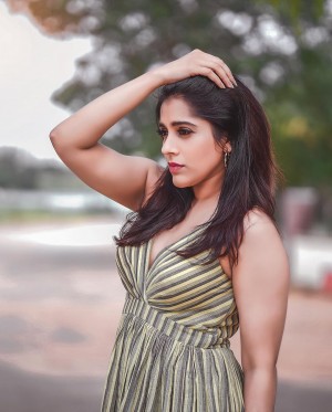 Rashmi Gautam (aka) RashmiGautam