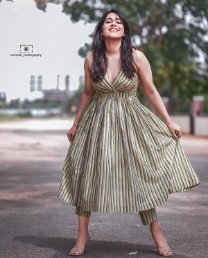 Rashmi Gautam (aka) RashmiGautam