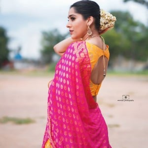 Rashmi Gautam (aka) RashmiGautam