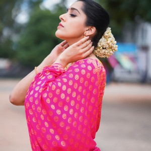 Rashmi Gautam (aka) RashmiGautam