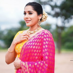 Rashmi Gautam (aka) RashmiGautam