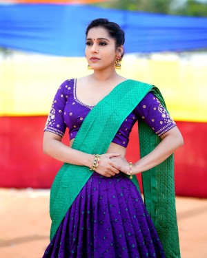 Rashmi Gautam (aka) RashmiGautam