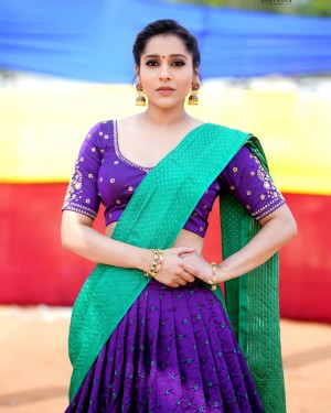 Rashmi Gautam (aka) RashmiGautam